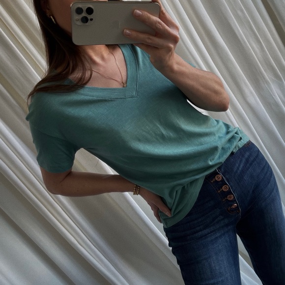 TEE — In Teal - Picture 5 of 7